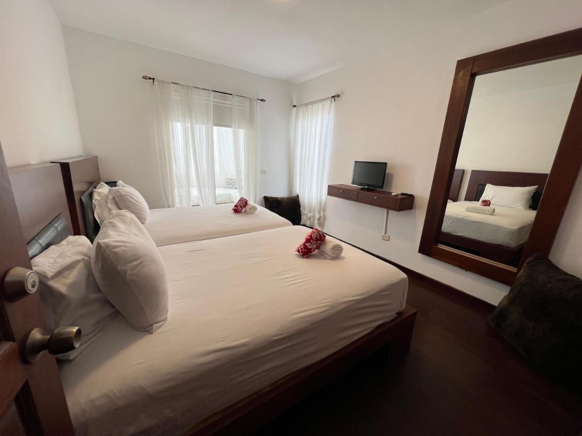 Caribbean Suites With Rooftop Pool 푼타 카나 외부 사진
